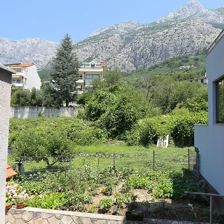 With A Parking Space - 21270 * Makarska