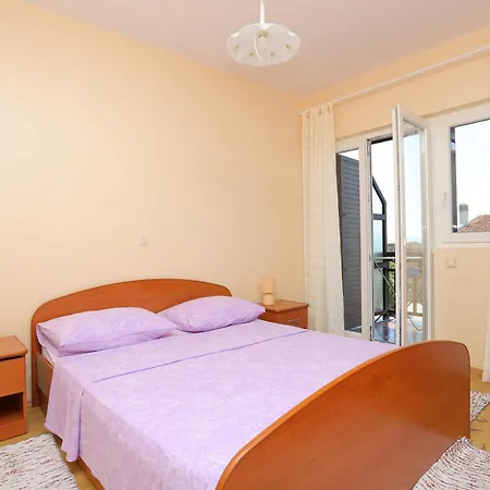 Apartment With A Parking Space - 21270 Makarska