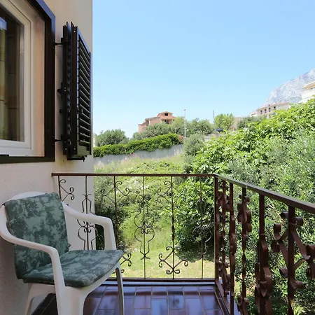 Apartment With A Parking Space - 21270 Makarska