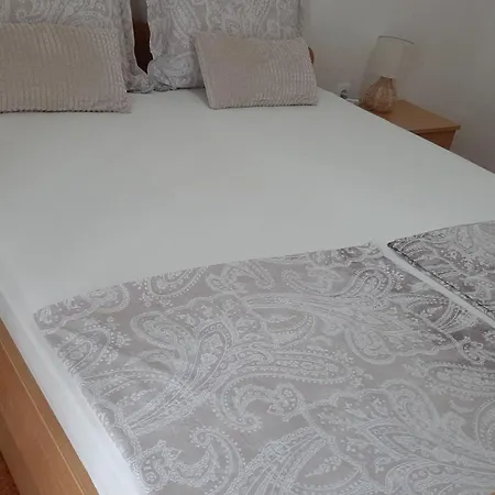 With A Parking Space - 21270 Apartment Makarska