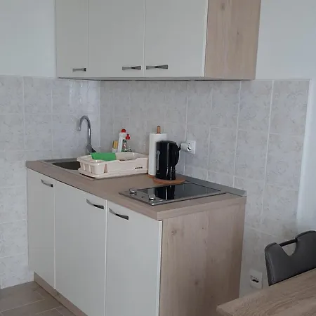 With A Parking Space - 21270 Makarska